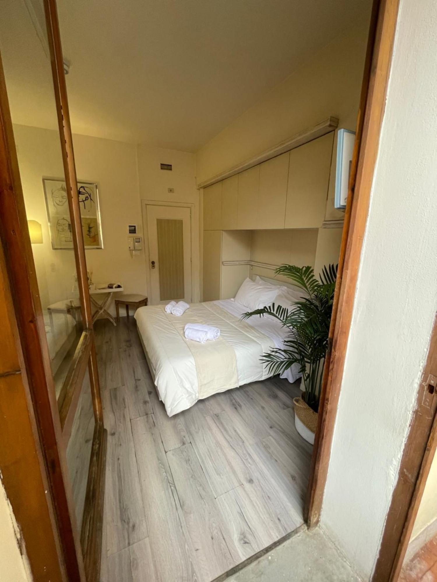 Charming Studio Next To The Duomo Florens Exteriör bild